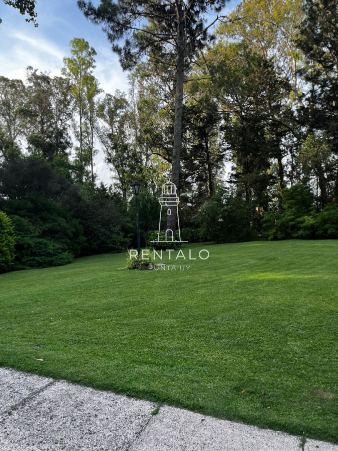 Casa ID.854 - Alquiler anual Casa 3 dormitorios en barrio privado Punta del Este