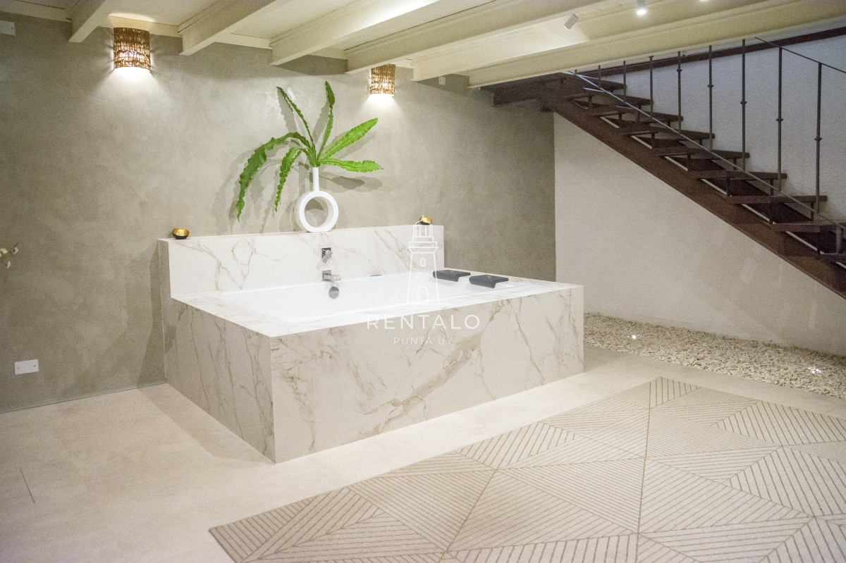 Casa ID.896 - Casa en Venta 7 dormitorios en Punta del este Golf