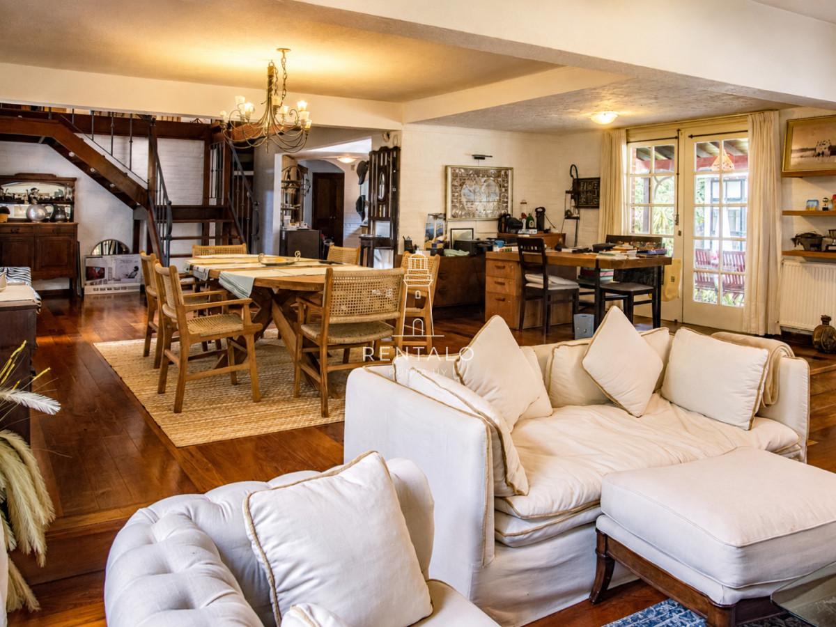 Casa ID.896 - Casa en Venta 7 dormitorios en Punta del este Golf