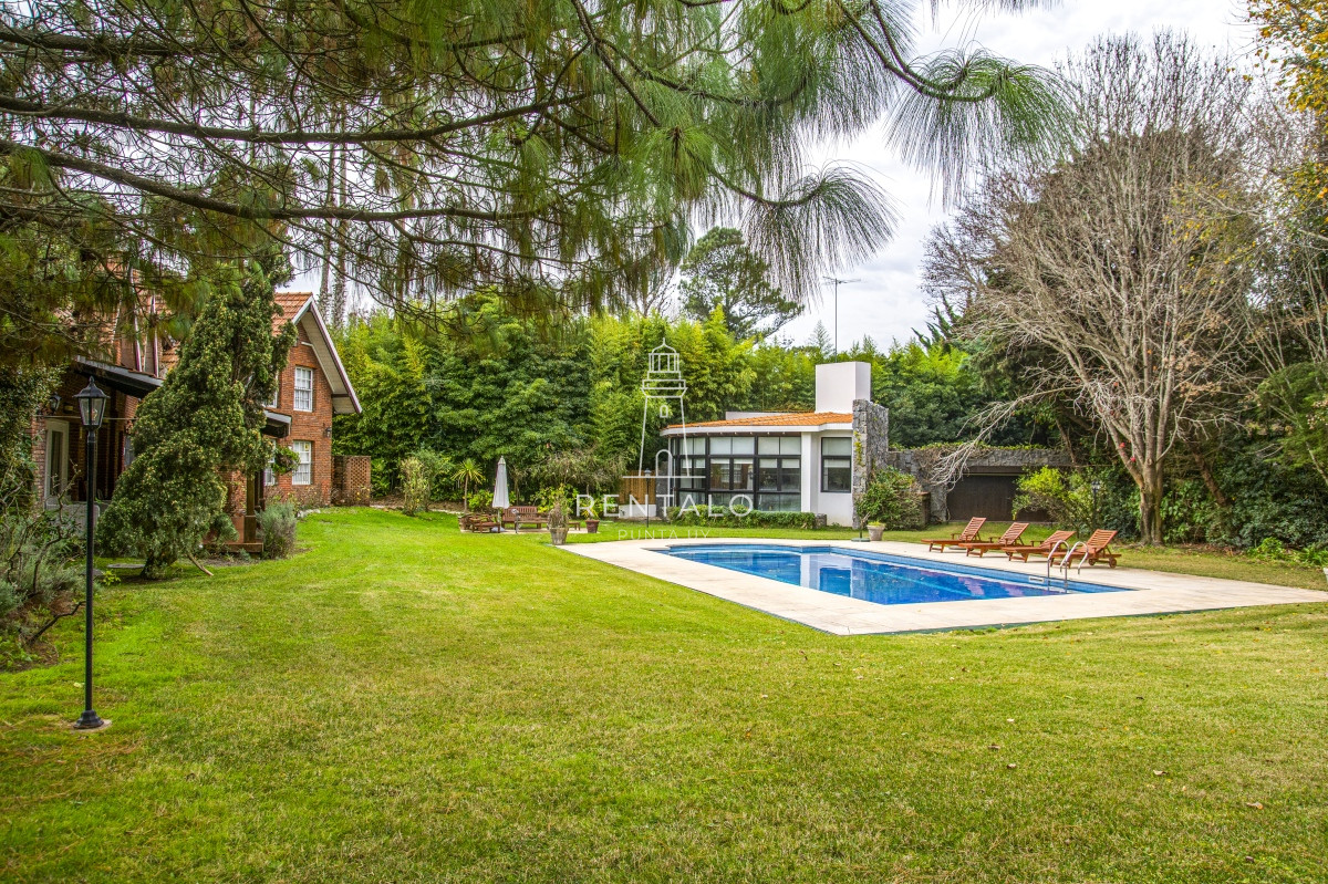 Casa ID.896 - Casa en Venta 7 dormitorios en Punta del este Golf