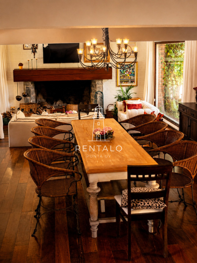 Casa ID.896 - Casa en Venta 7 dormitorios en Punta del este Golf