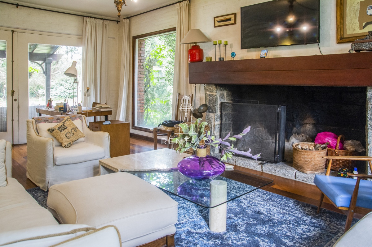 Casa ID.896 - Casa en Venta 7 dormitorios en Punta del este Golf