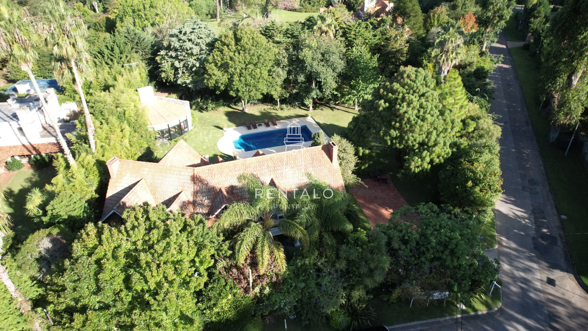Casa ID.896 - Casa en Venta 7 dormitorios en Punta del este Golf