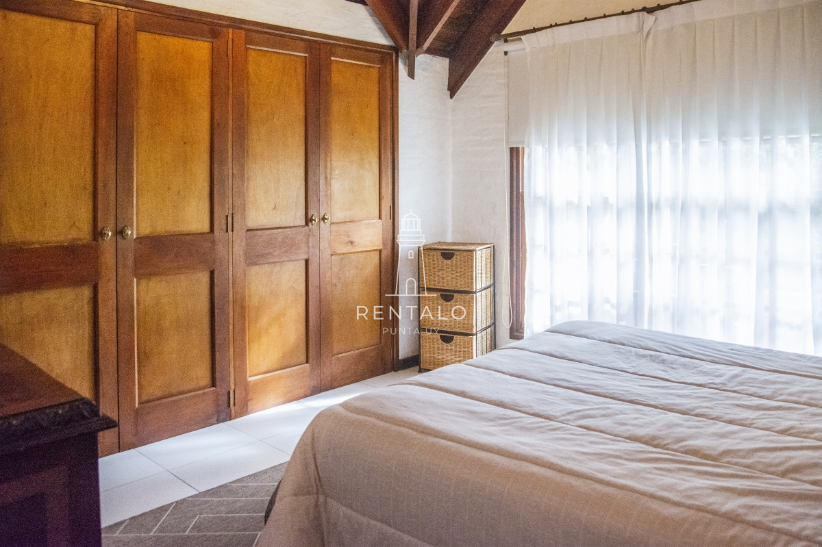 Casa ID.896 - Casa en Venta 7 dormitorios en Punta del este Golf