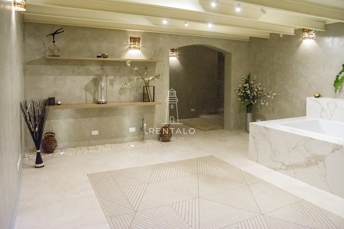 Casa ID.896 - Casa en Venta 7 dormitorios en Punta del este Golf