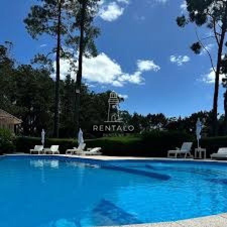 Casa ID.854 - Alquiler anual Casa 3 dormitorios en barrio privado Punta del Este