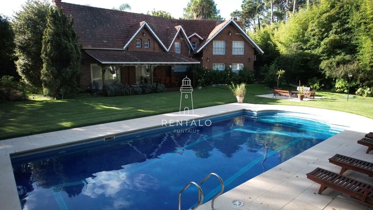 Casa ID.896 - Casa en Venta 7 dormitorios en Punta del este Golf