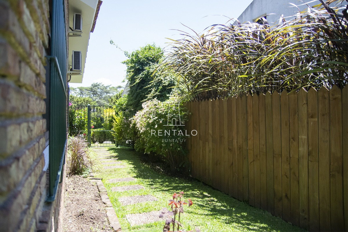 Casa ID.931 - Hermosa casa en venta a pocos metros del mar.