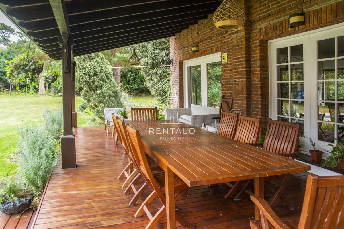 Casa ID.896 - Casa en Venta 7 dormitorios en Punta del este Golf