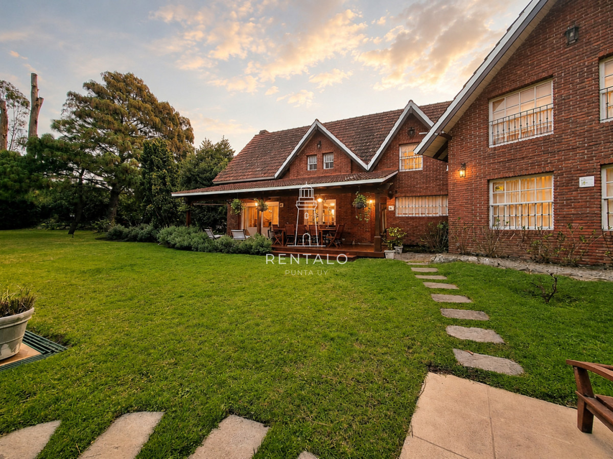 Casa ID.896 - Casa en Venta 7 dormitorios en Punta del este Golf