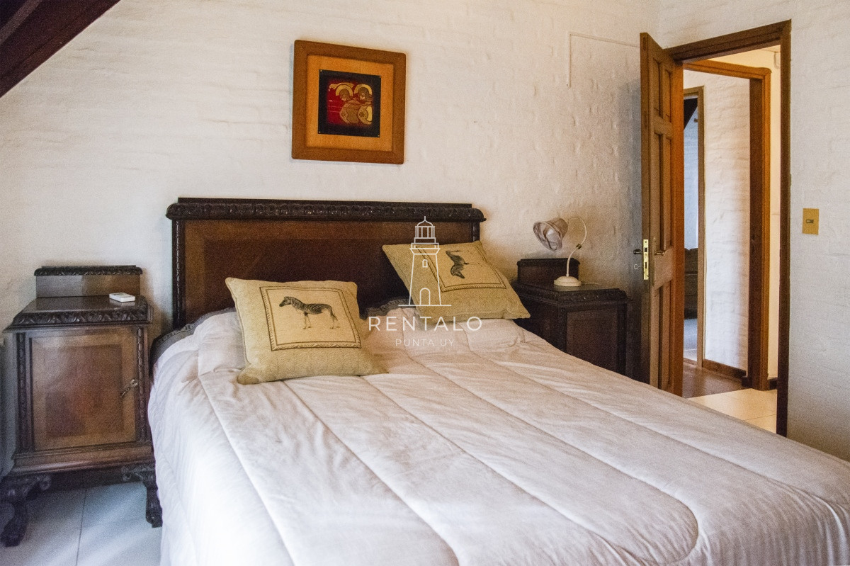 Casa ID.896 - Casa en Venta 7 dormitorios en Punta del este Golf