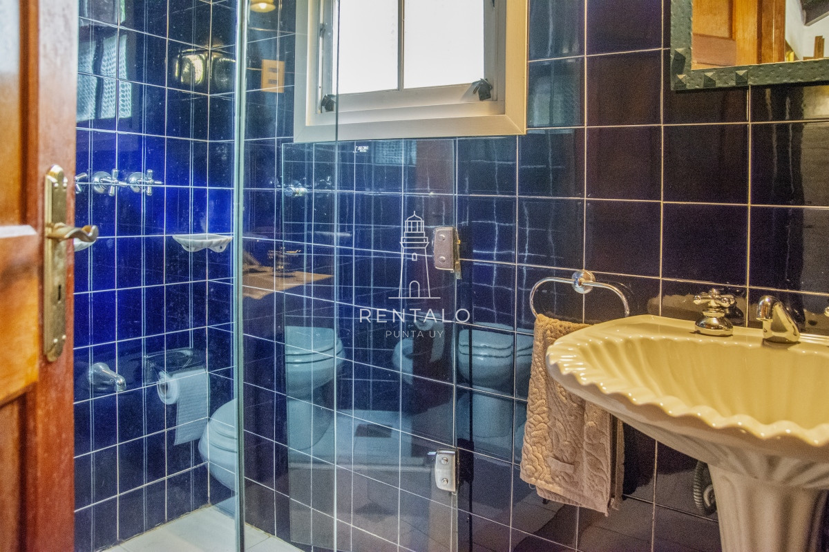 Casa ID.896 - Casa en Venta 7 dormitorios en Punta del este Golf