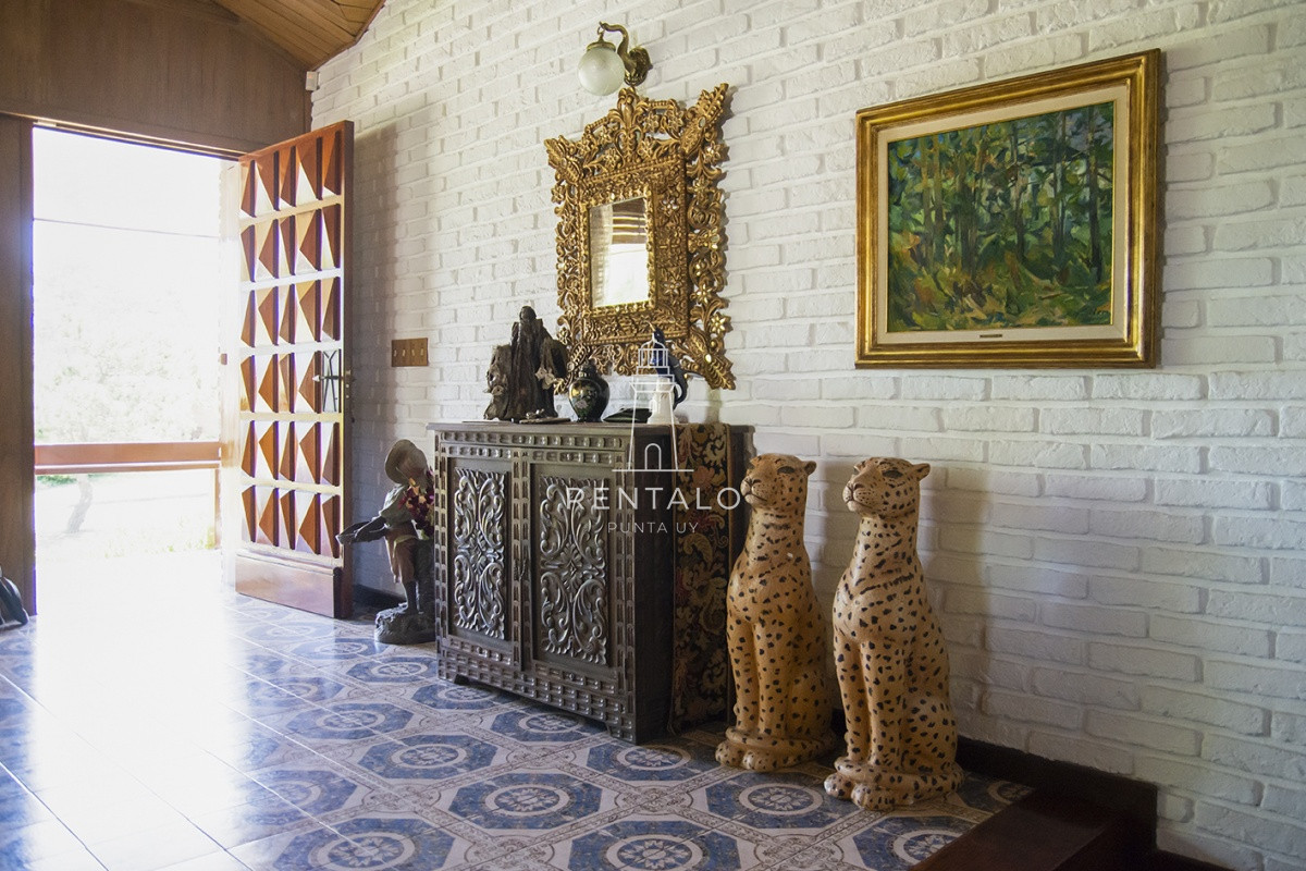 Casa ID.931 - Hermosa casa en venta a pocos metros del mar.