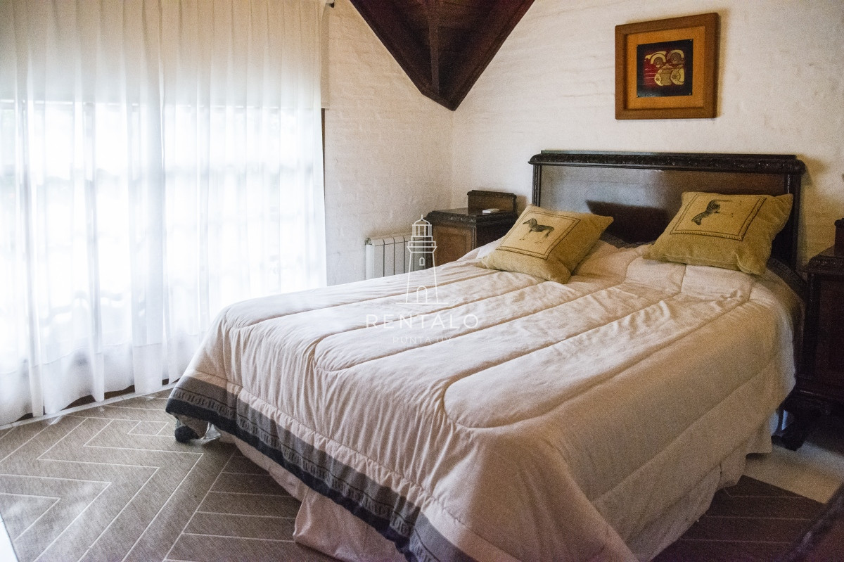 Casa ID.896 - Casa en Venta 7 dormitorios en Punta del este Golf