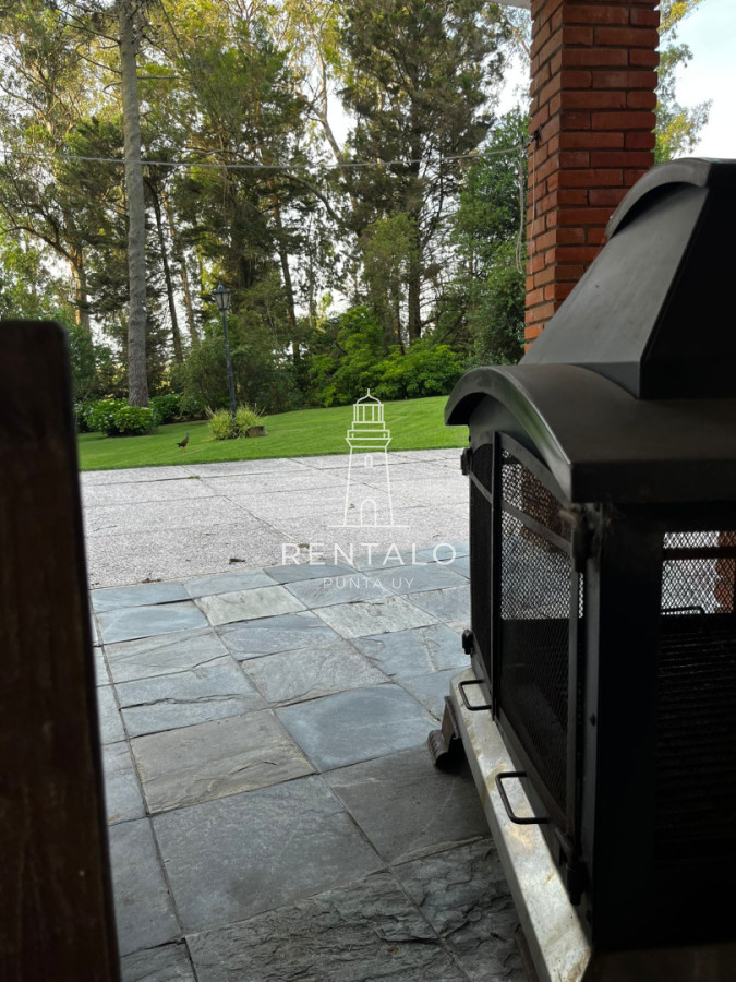 Casa ID.854 - Alquiler anual Casa 3 dormitorios en barrio privado Punta del Este