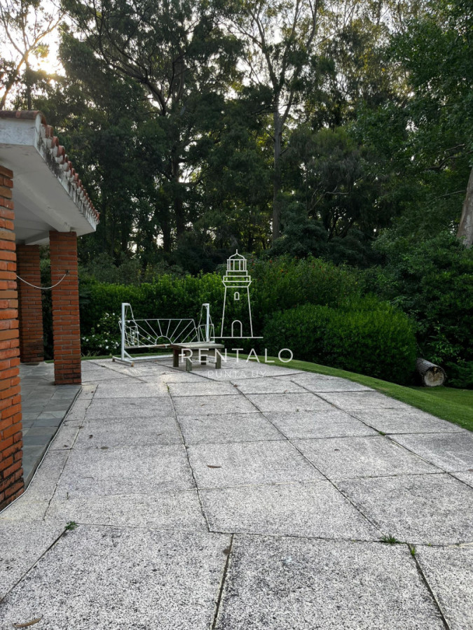 Casa ID.854 - Alquiler anual Casa 3 dormitorios en barrio privado Punta del Este