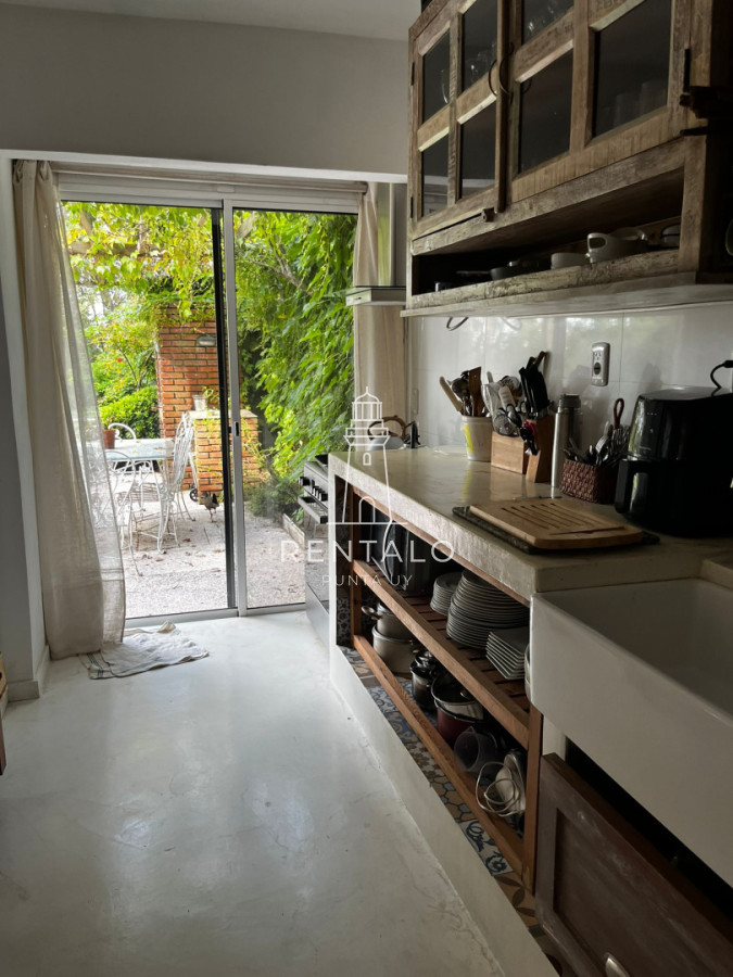 Casa ID.854 - Alquiler anual Casa 3 dormitorios en barrio privado Punta del Este