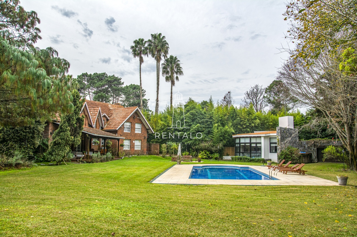 Casa ID.896 - Casa en Venta 7 dormitorios en Punta del este Golf