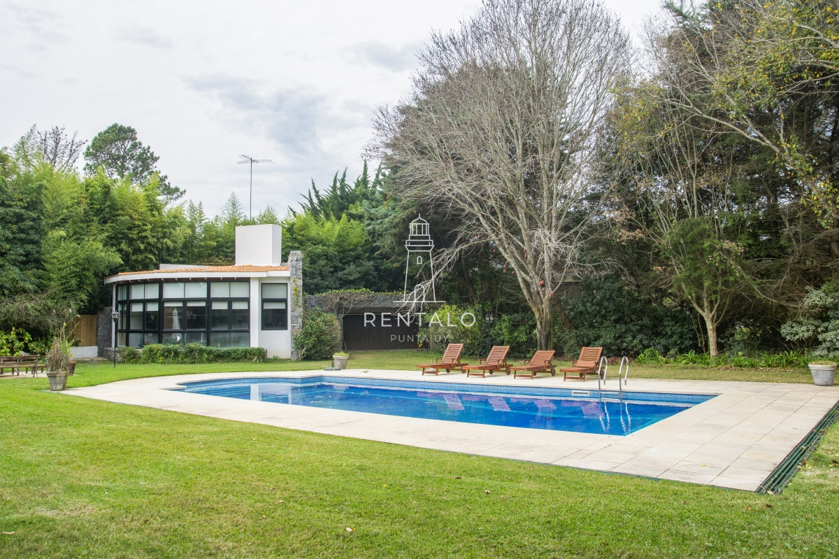 Casa ID.896 - Casa en Venta 7 dormitorios en Punta del este Golf