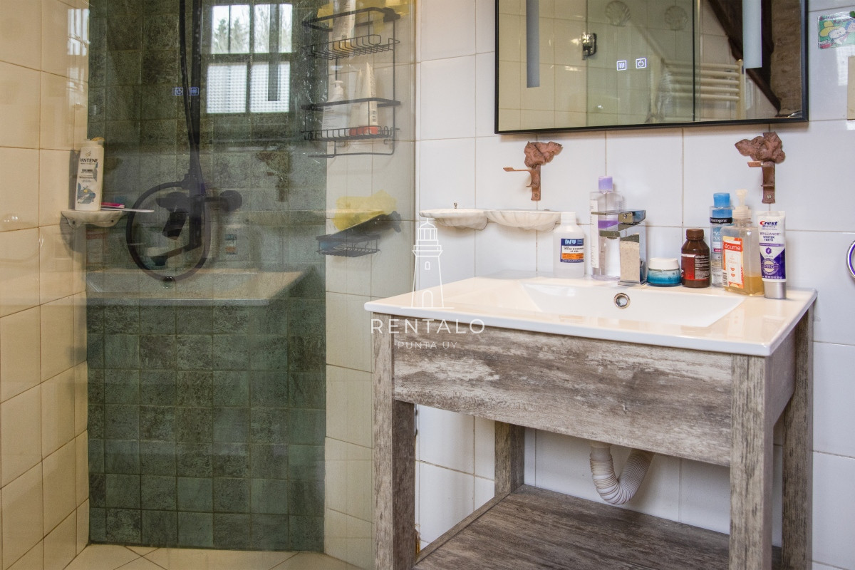 Casa ID.896 - Casa en Venta 7 dormitorios en Punta del este Golf