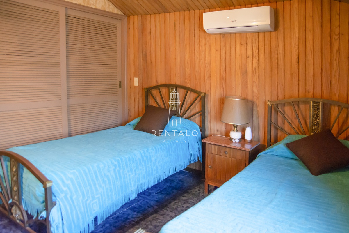 Casa ID.931 - Hermosa casa en venta a pocos metros del mar.