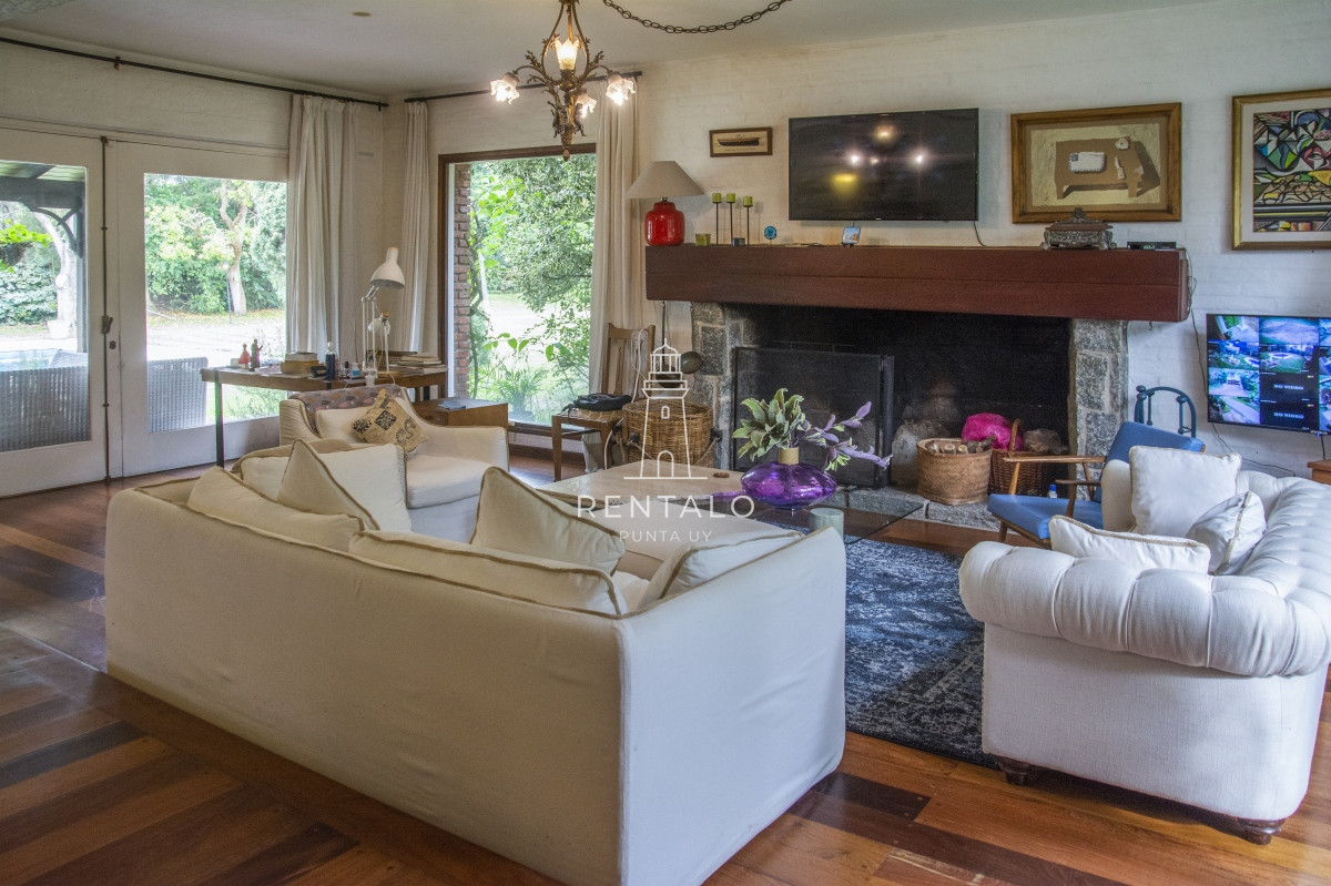 Casa ID.896 - Casa en Venta 7 dormitorios en Punta del este Golf