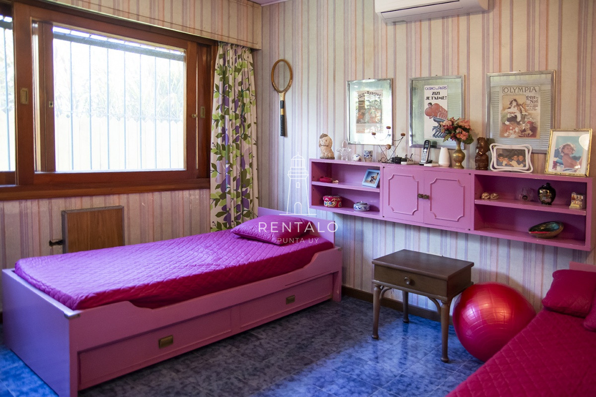 Casa ID.931 - Hermosa casa en venta a pocos metros del mar.