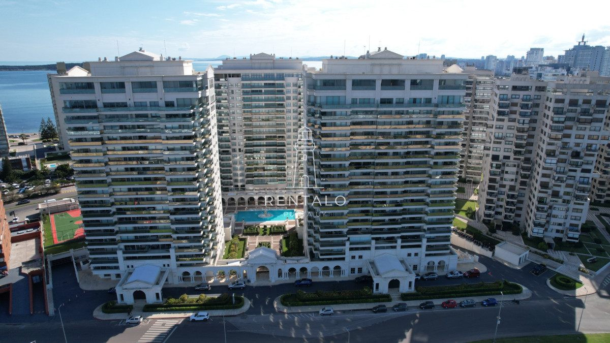 Apartamento ID.348 - Hermoso departamento en edificio Imperiale en alquiler, 3 dormitorios en suite