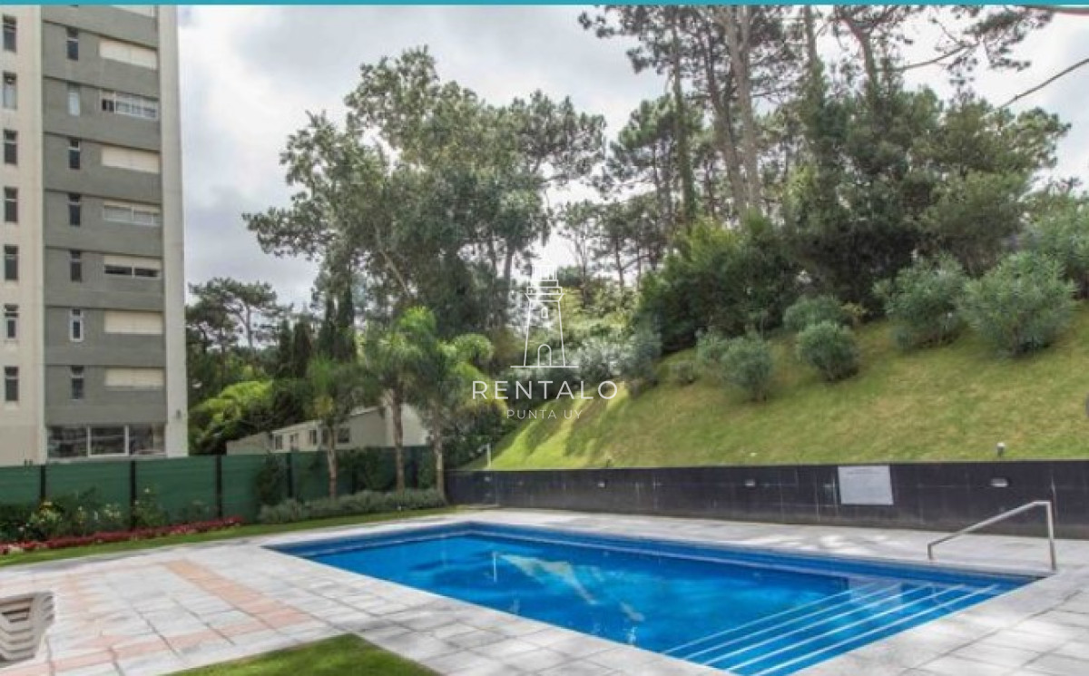 Apartamento ID.857 - Vende apto de 2 dormitorios con vista al mar en Punta del este