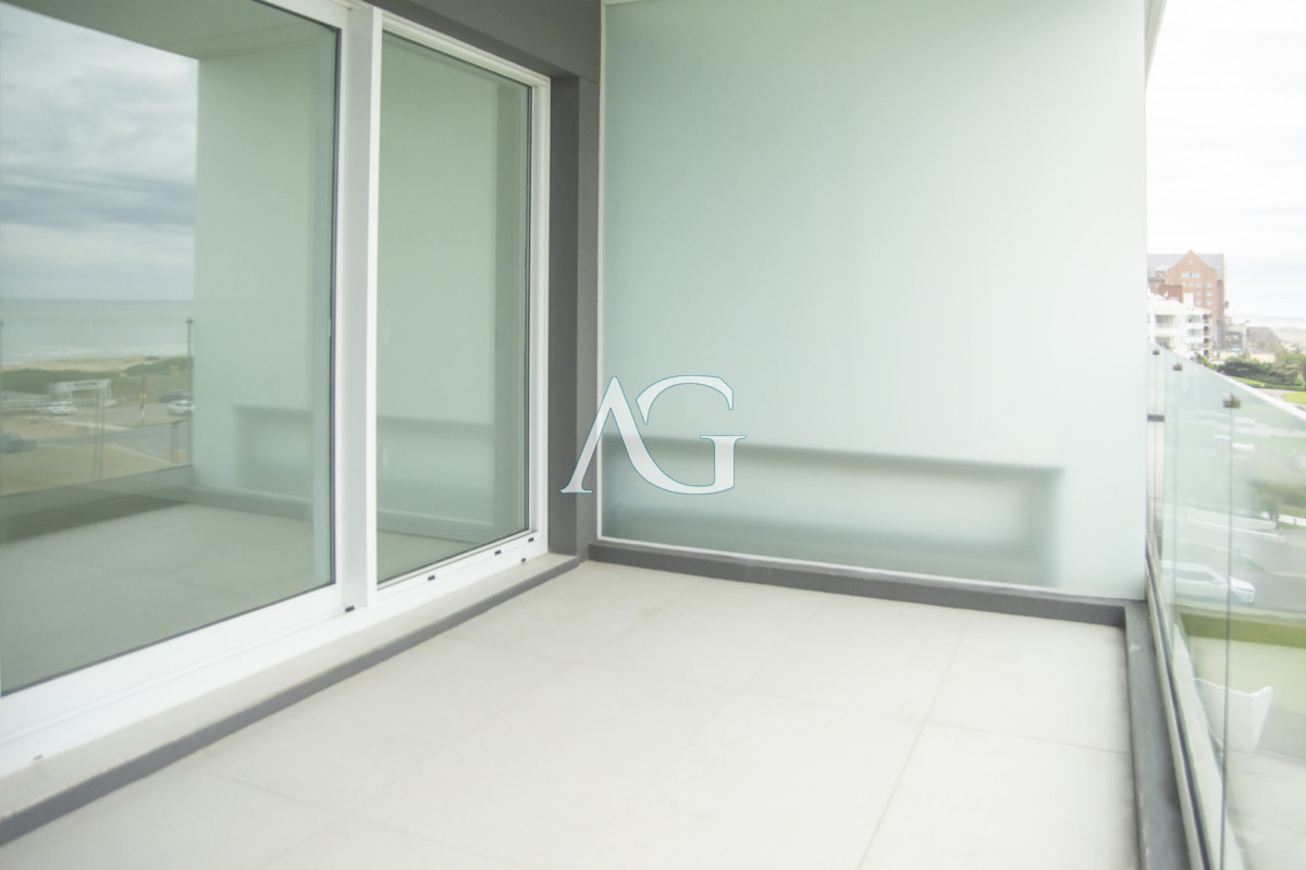 Apartamento ID.374 - Vistas panoramicas de Playa Brava, Departamento de 3 dormitorios en venta. Torre Le Parc