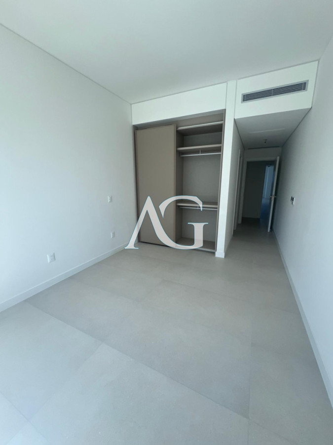 Apartamento ID.374 - Vistas panoramicas de Playa Brava, Departamento de 3 dormitorios en venta. Torre Le Parc