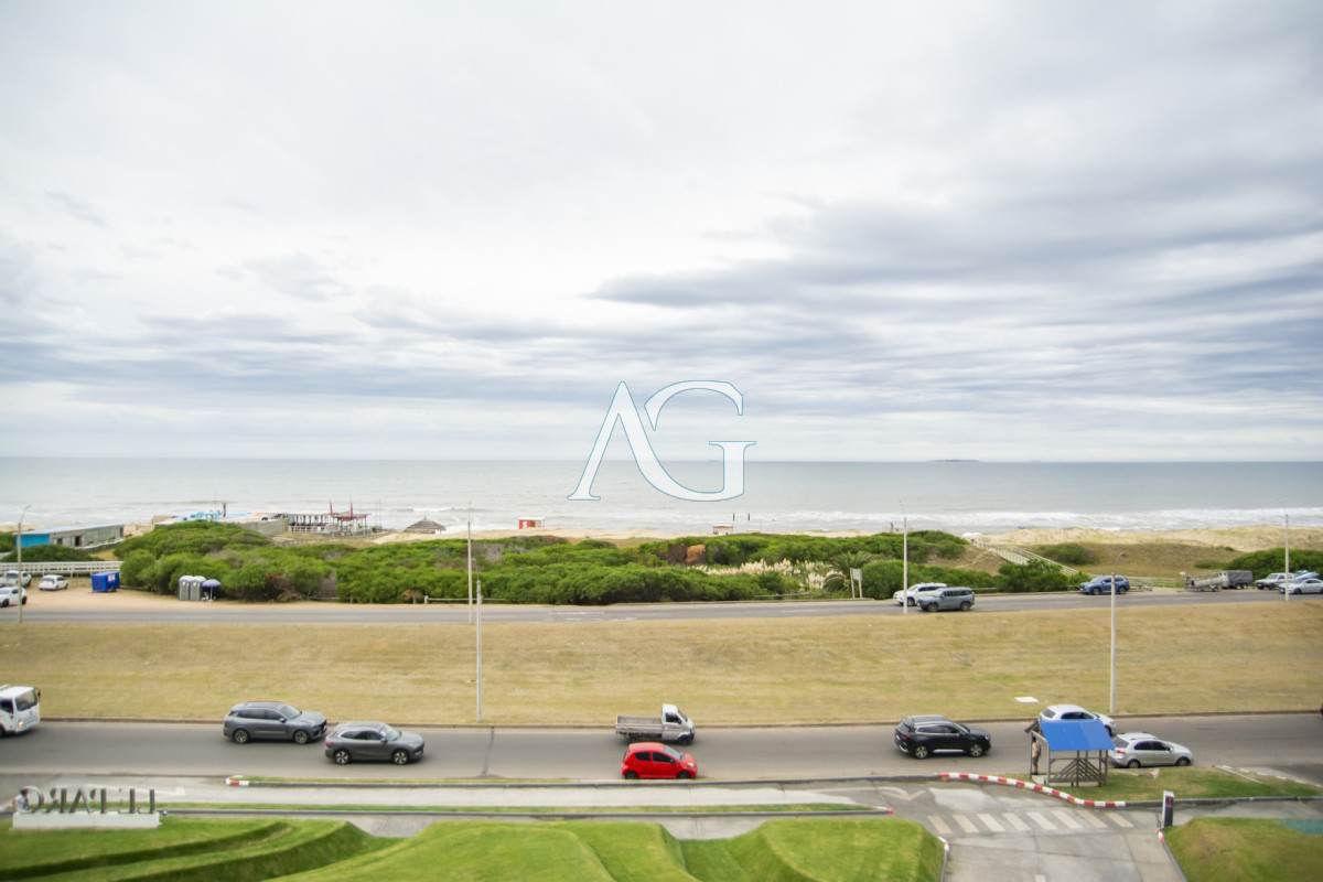 Apartamento ID.374 - Vistas panoramicas de Playa Brava, Departamento de 3 dormitorios en venta. Torre Le Parc