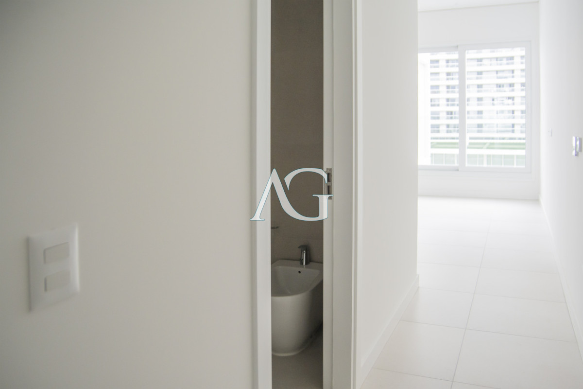 Apartamento ID.374 - Vistas panoramicas de Playa Brava, Departamento de 3 dormitorios en venta. Torre Le Parc