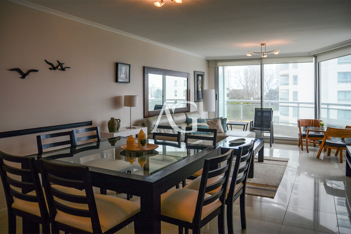 Apartamento ID.357 - Departamento de 3 dormitorios en venta en Ocean Drive. 