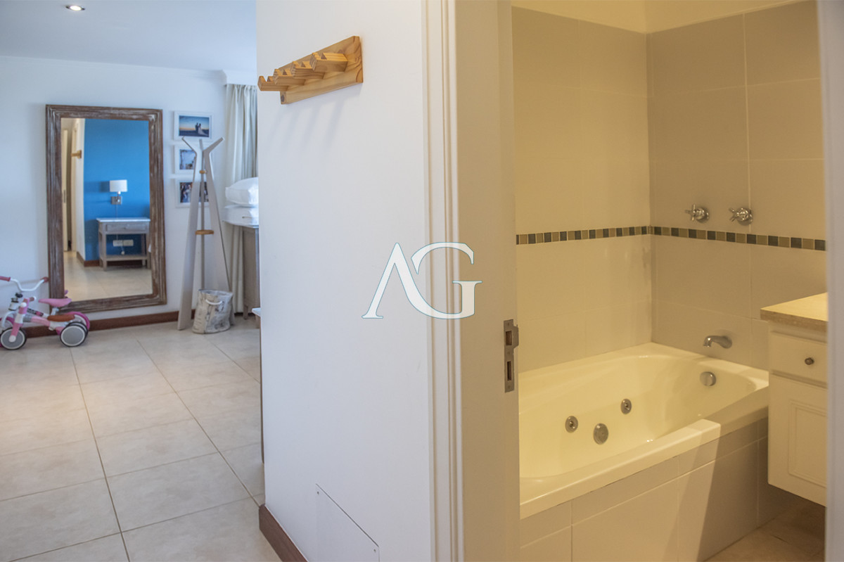 Apartamento ID.232 - En venta Elegante apartamento en San Rafael, Punta del Este