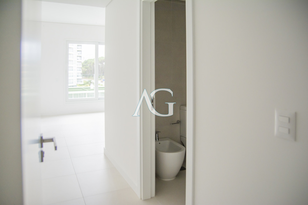 Apartamento ID.374 - Vistas panoramicas de Playa Brava, Departamento de 3 dormitorios en venta. Torre Le Parc