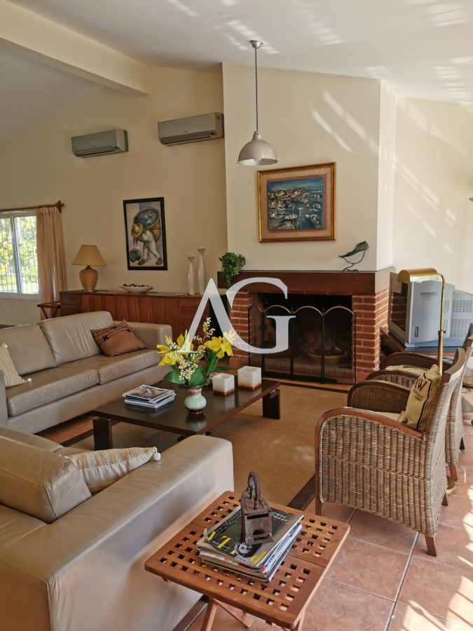 Casa ID.400 - Casa en Cantegril - Punta del Este de 4 dormitorios.