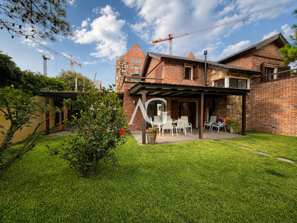 Casa ID.347 - Vende hermosa casa en san rafael , cerca del mar, Punta del Este
