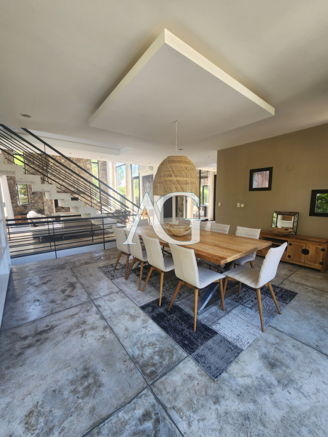 Casa ID.487 - Casa en Alborada - Punta del Este de 5 dormitorios 