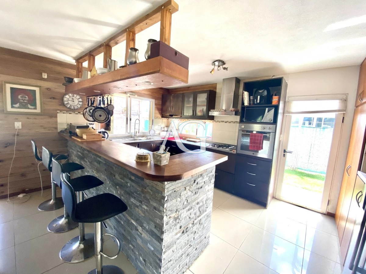 Casa ID.409 - Vende casa en barrio privado la residence, de 4 dormitorios en Punta del Este 