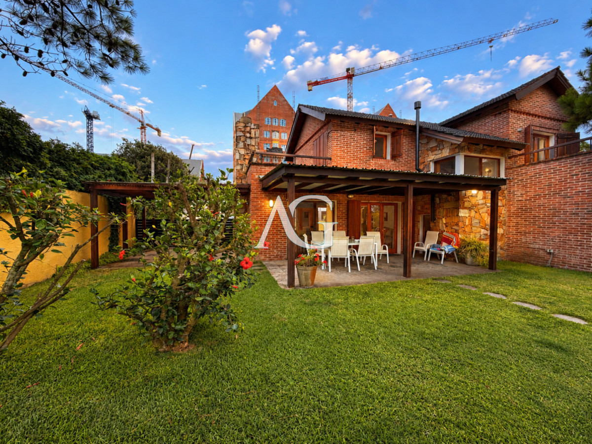 Casa ID.347 - Vende hermosa casa en san rafael , cerca del mar, Punta del Este