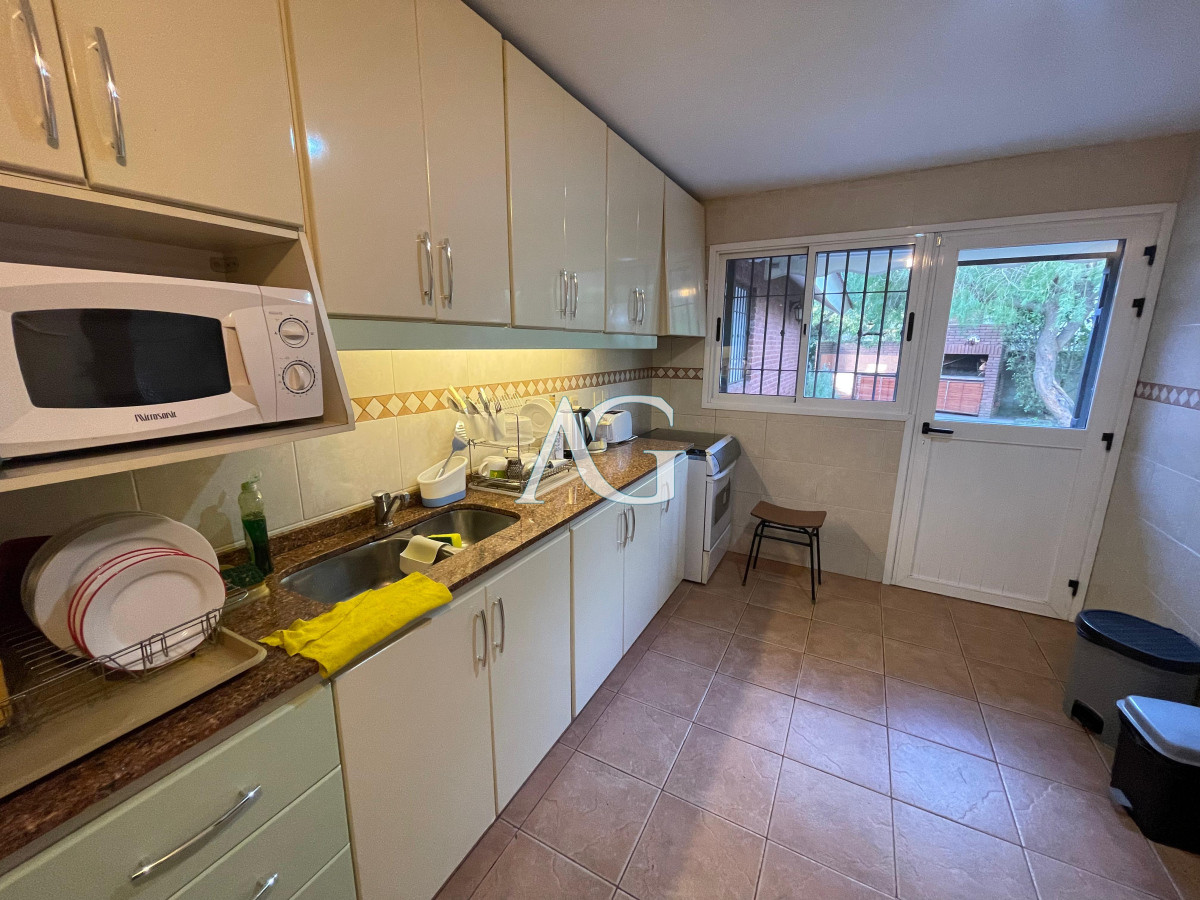 Casa ID.400 - Casa en Cantegril - Punta del Este de 4 dormitorios.