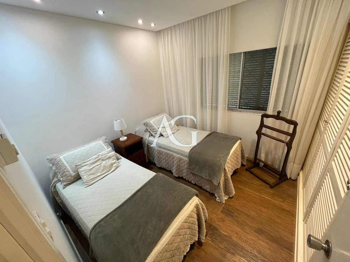 Casa ID.407 - Hermosa Casa en venta de 4 dormitorios en Cantegril, Punta del este. 