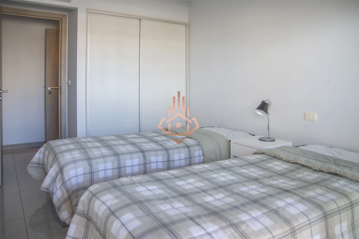 En excelente ubicacion a pasos de Playa Brava y Playa Mansa, Torre Onix