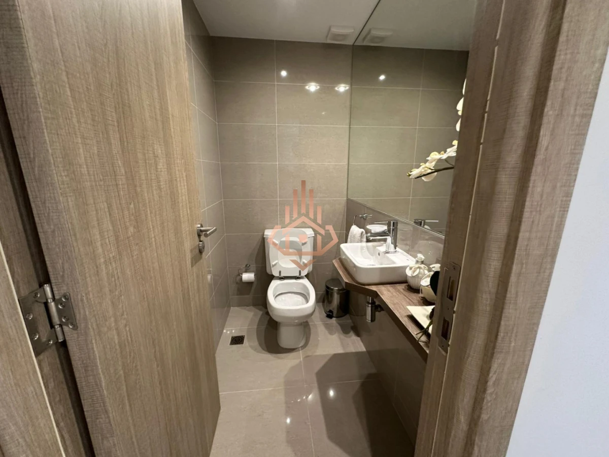 En venta apartamento de 3 dormitorios en Punta del Este, a solo metros del mar