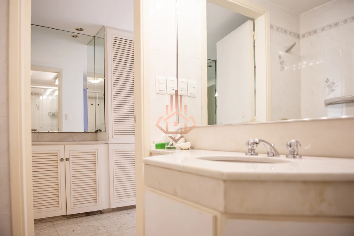 Vende departamento de 3 dormitorios con vista al Puerto, Punta del Este