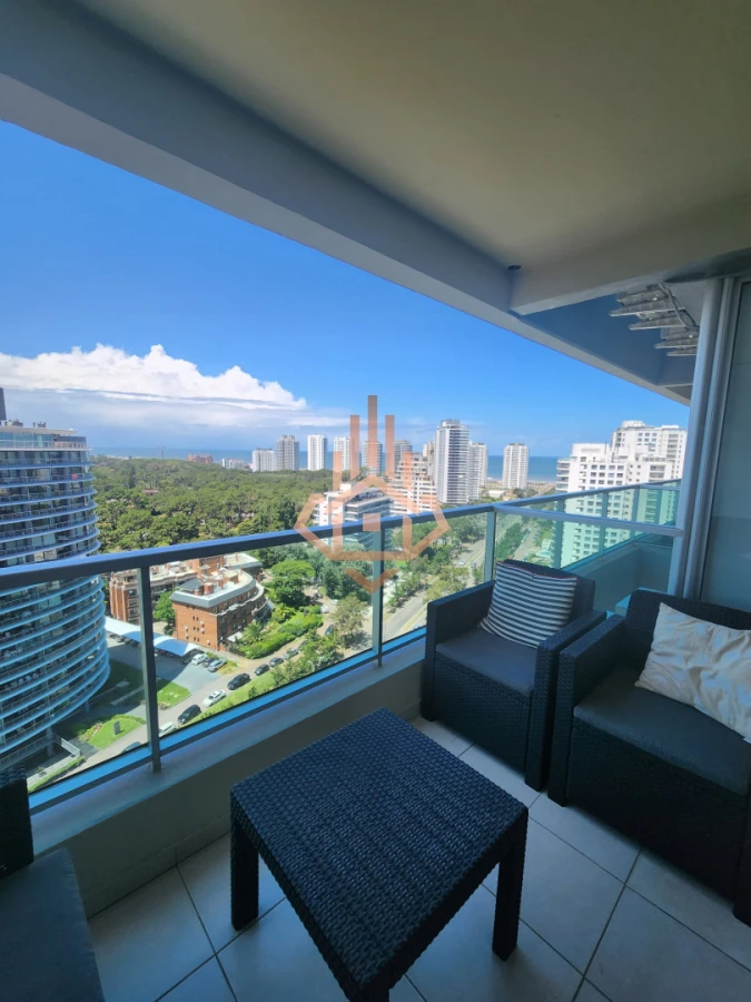 En venta apartamento de 1 dormitorio, con excelente vista en Roosevelt, Punta del Este