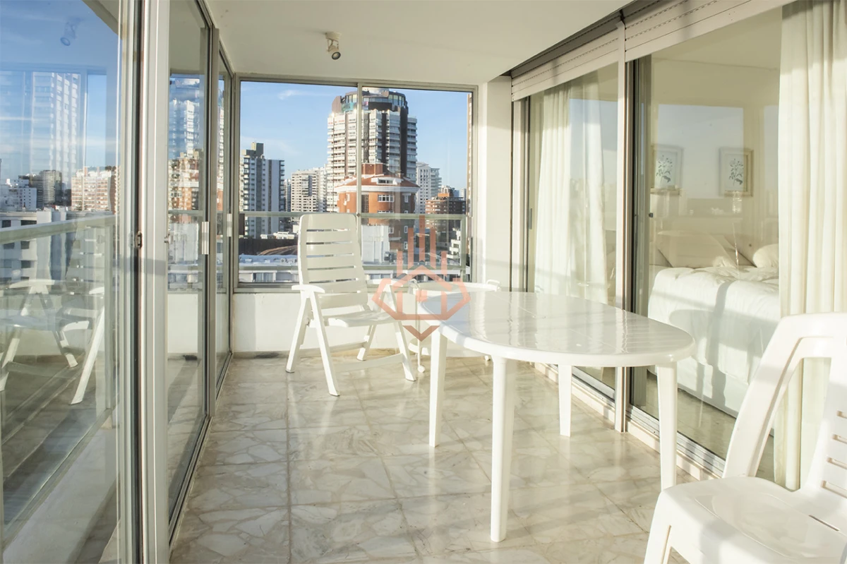Vende departamento de 3 dormitorios con vista al Puerto, Punta del Este
