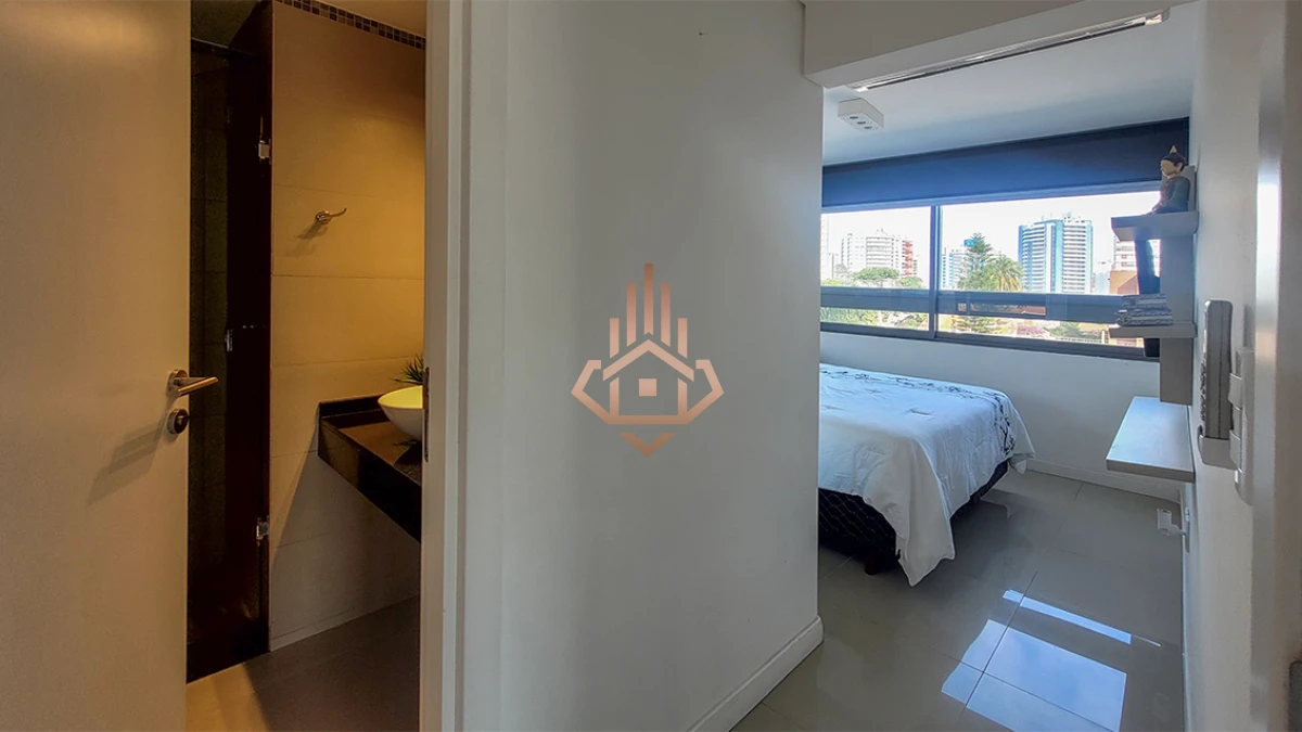 Apartamento de 2 dormitorios en venta en Punta del Este, Edif. Chronos