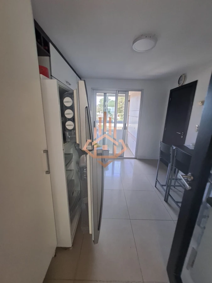 Apartamento en Playa Mansa a la venta 3 Dormitorios con vista